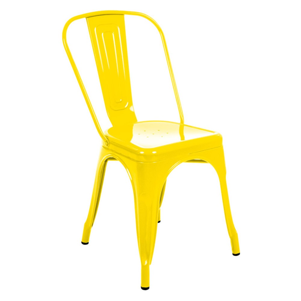 Kovová záhradná stolička v žltej farbe je odolná voči atmosferickým podmienkam.